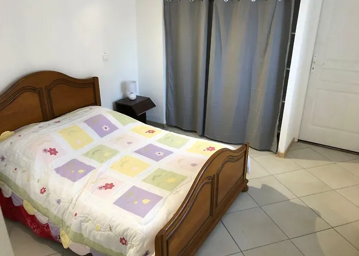 Chez Roger Et Danielle Guest house Salles-d'Angles